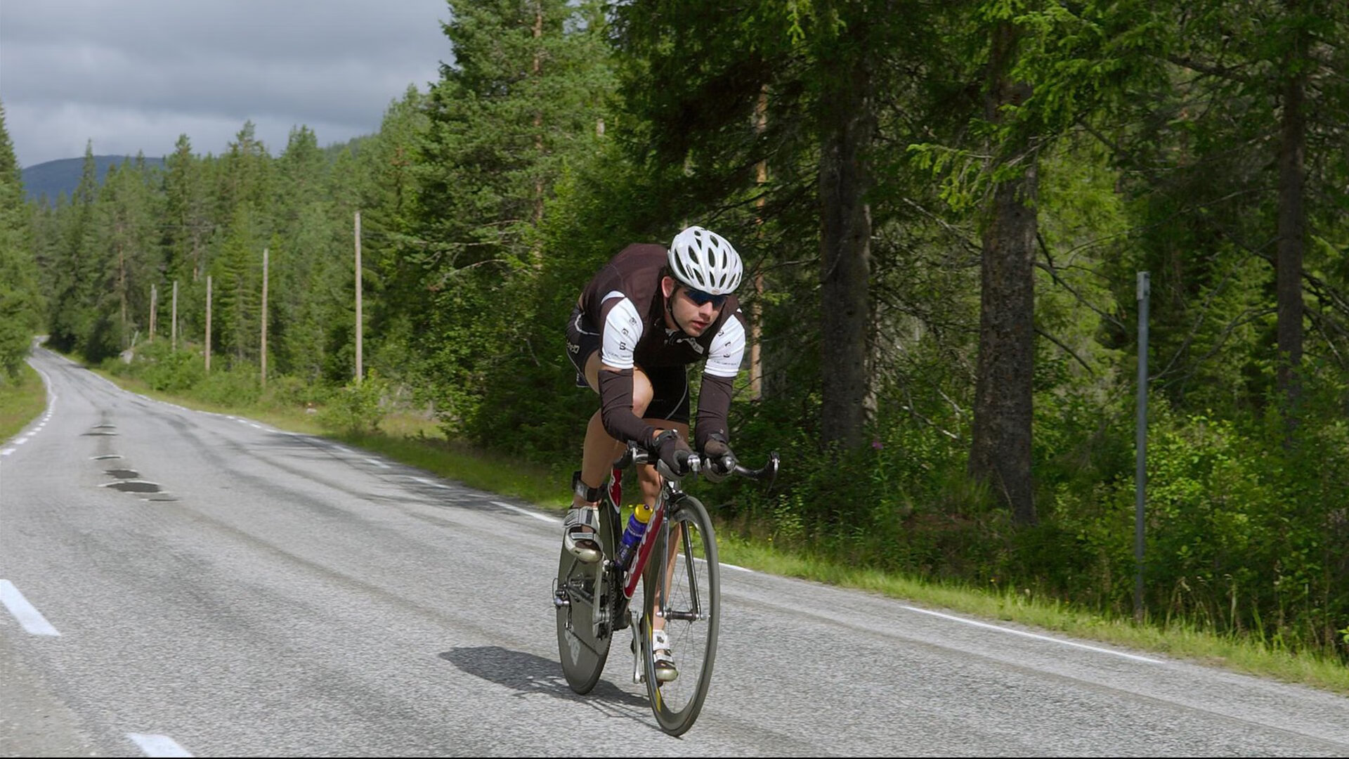 败北引发热议！，Faker在C9比赛中败北上演精彩一战