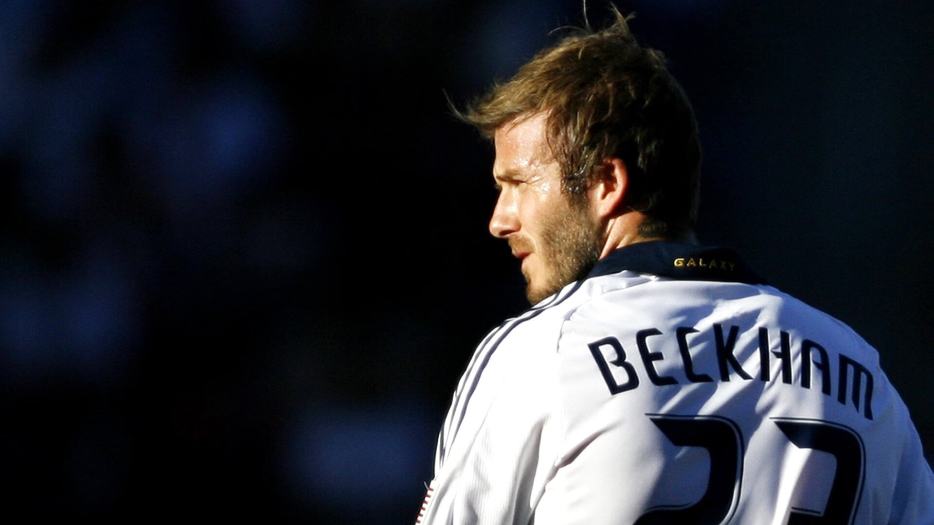 年终总决赛首回合爆出冷门！洛杉矶快船惊险广厦男篮，争冠形势突变(游戏女角色光脚阵亡)